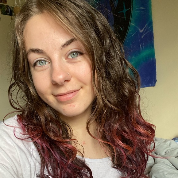 Meet your Posher, Hailey - Picture 1 of 1